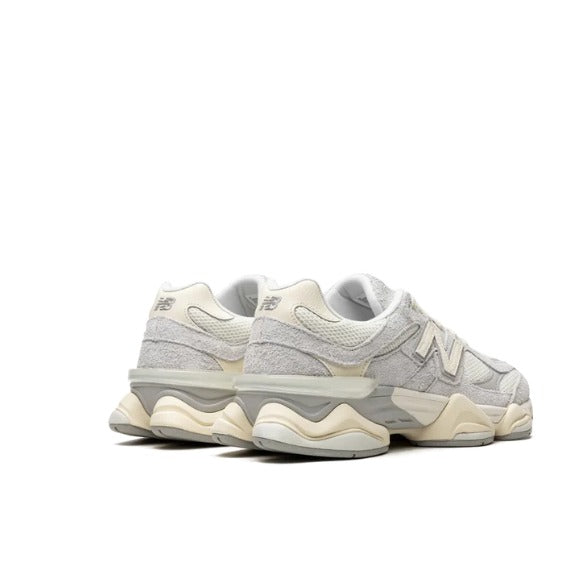 Tênis New Balance 9060 'Quartz Grey' Cinza / Creme