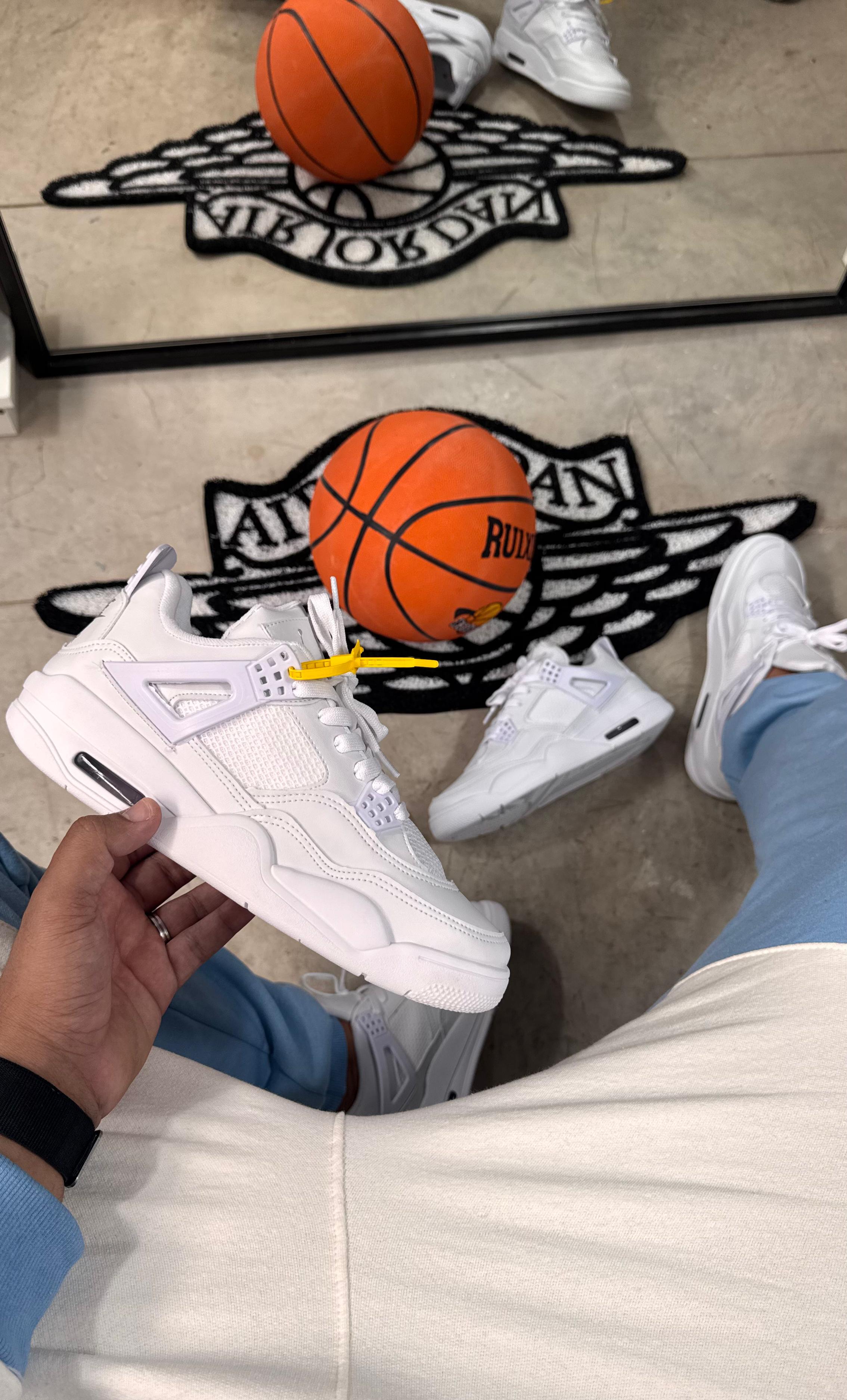Air Jordan 4 Retro Pure Money
