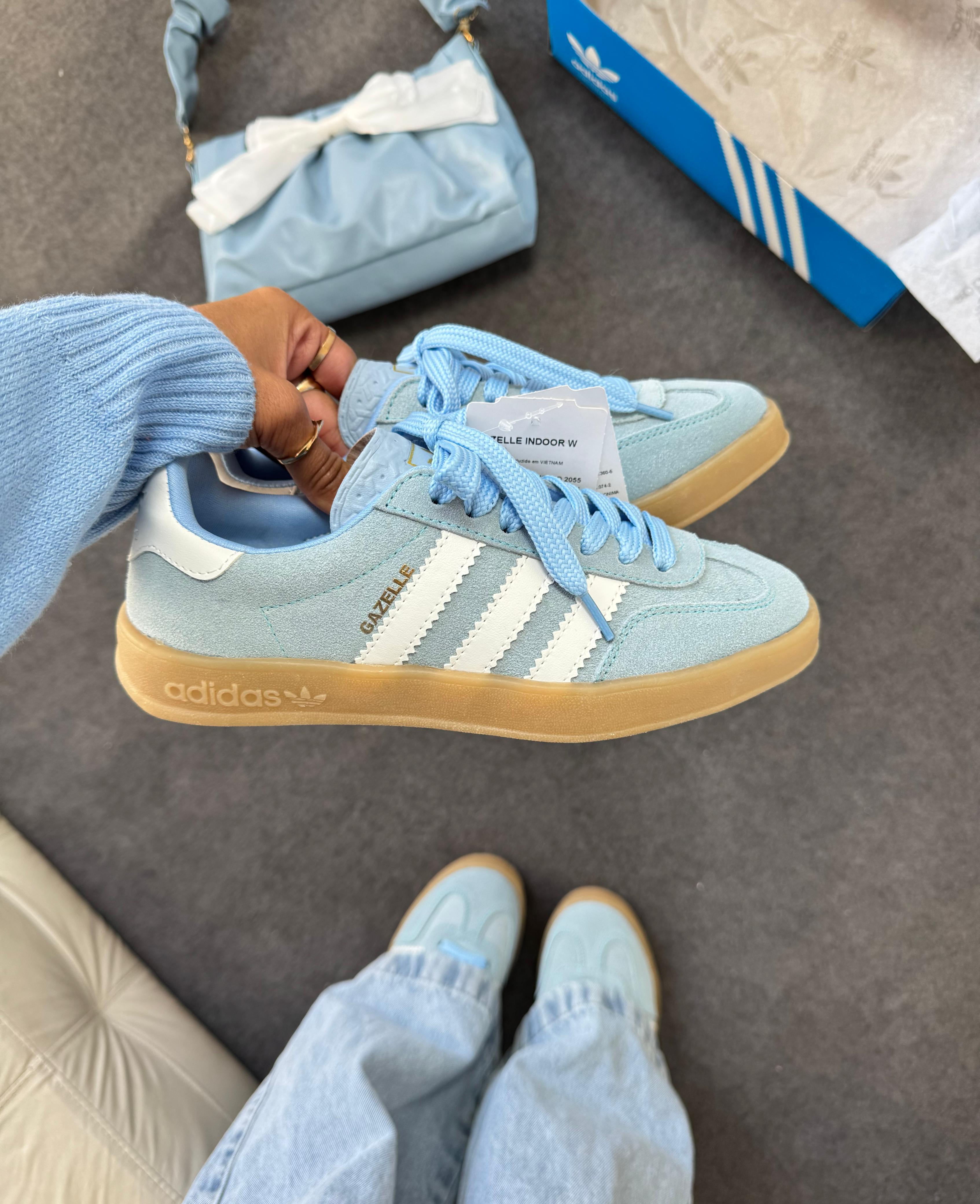 Tênis Gazelle Azul bebê