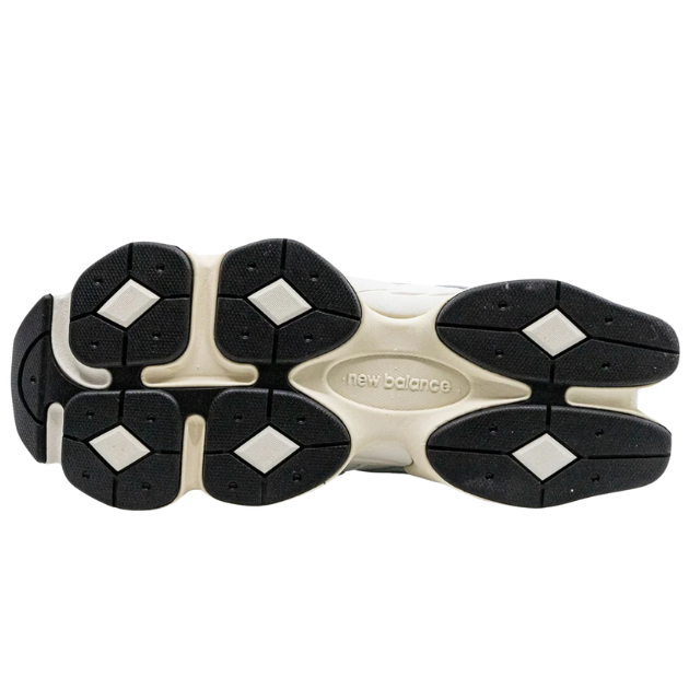 Tênis New Balance 9060 Branco e Preto