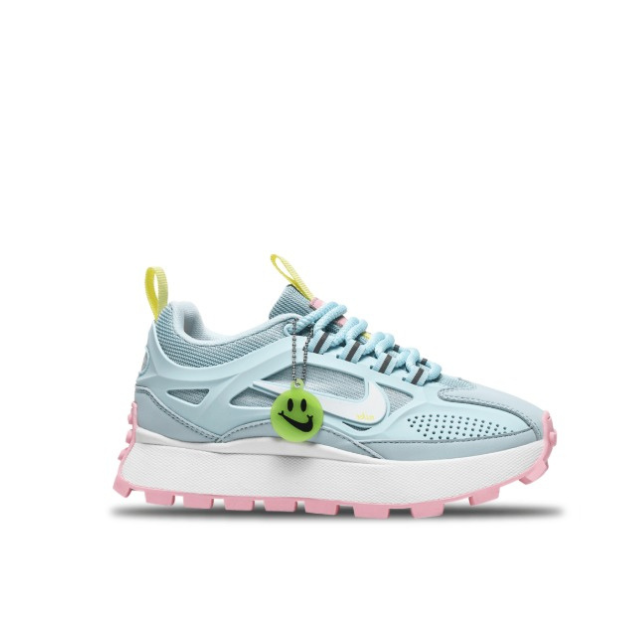 Nike bailleli azul claro e branco.